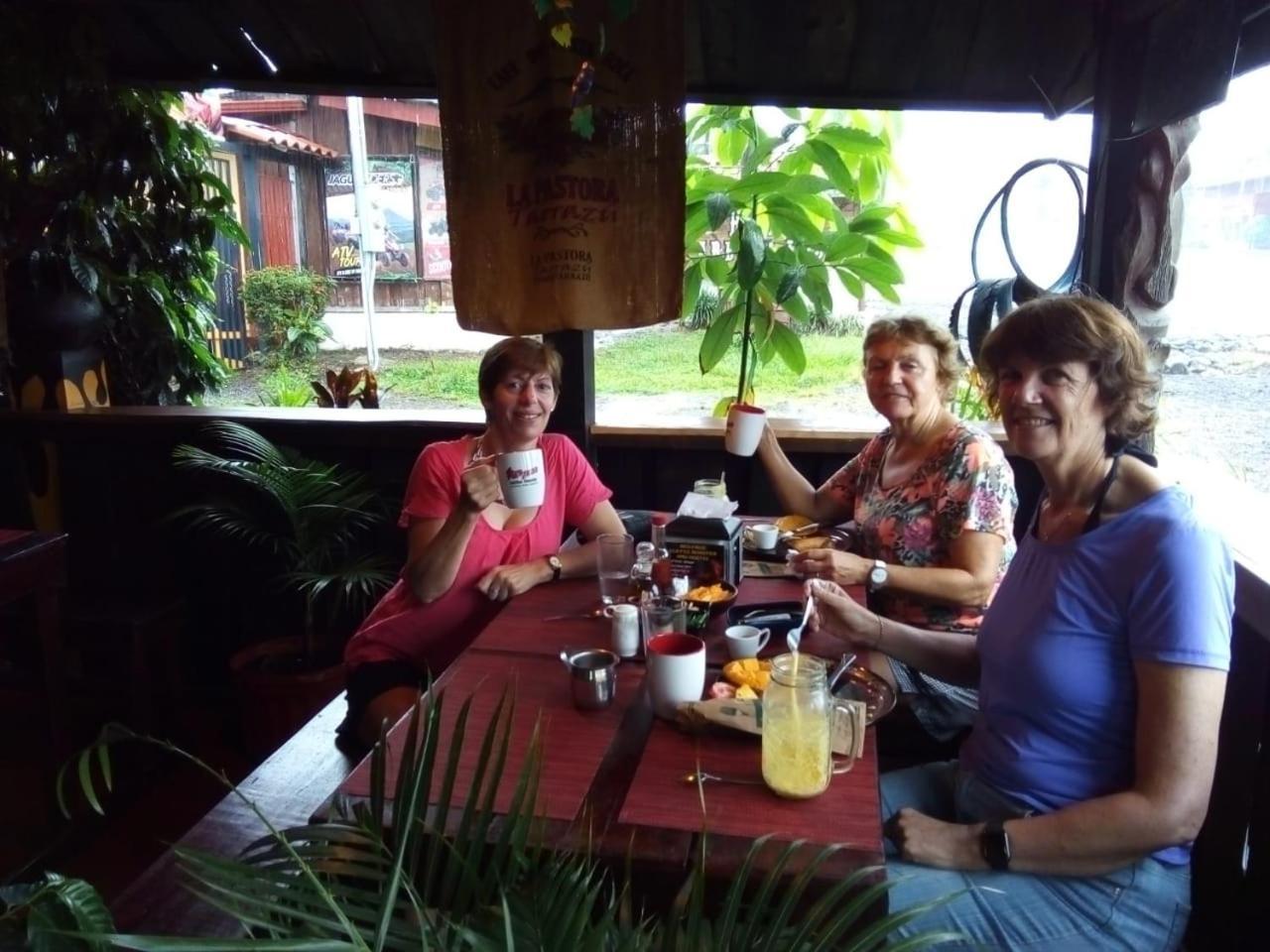 Red Frog Hotel La Fortuna Zewnętrze zdjęcie